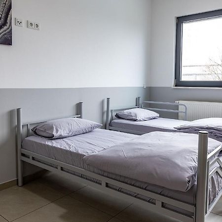 Boardinghouse Kayser Guenstige Monteursunterkunft, Monteurwohnung In Hanau Bei Frankfurt Am Main Und Aschaffenburg, Kostenfreie Parkplaetze! ภายนอก รูปภาพ