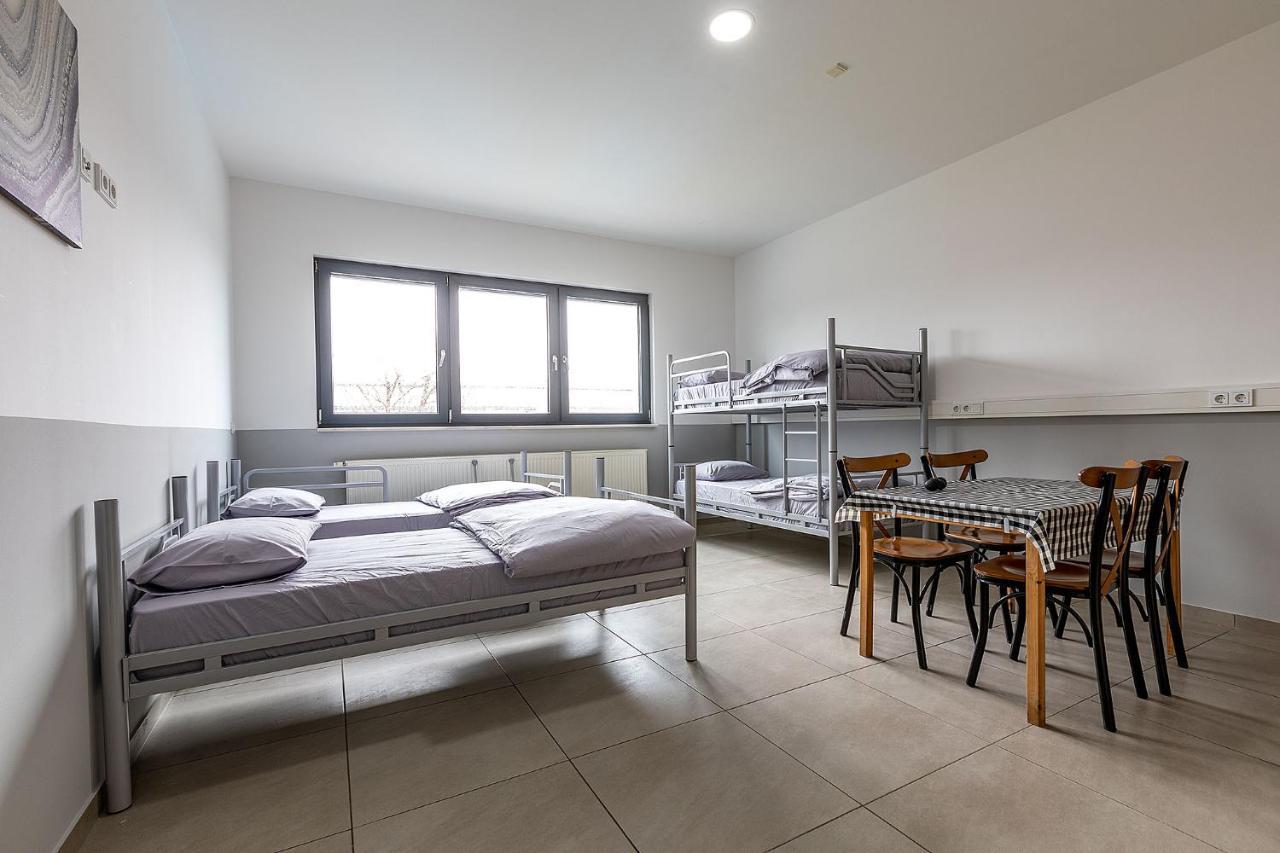 Boardinghouse Kayser Guenstige Monteursunterkunft, Monteurwohnung In Hanau Bei Frankfurt Am Main Und Aschaffenburg, Kostenfreie Parkplaetze! ภายนอก รูปภาพ